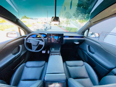 2023 Tesla Model X Standard Range