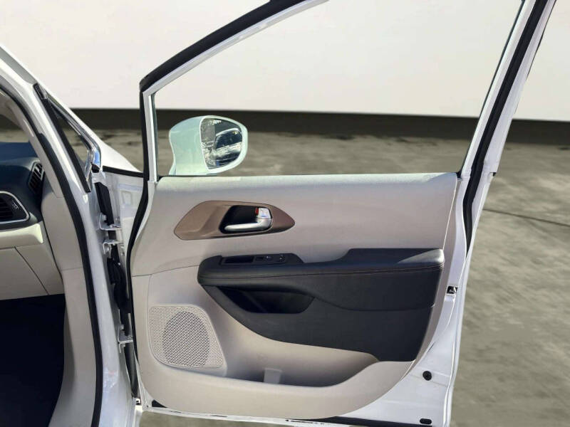2019 Chrysler Pacifica Touring L Plus