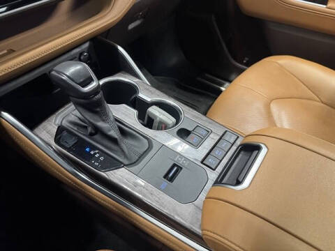 2021 Toyota Highlander Hybrid Platinum