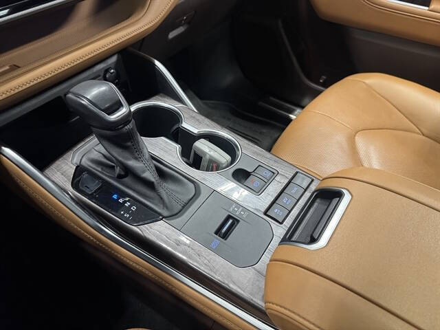 2021 Toyota Highlander Hybrid Platinum