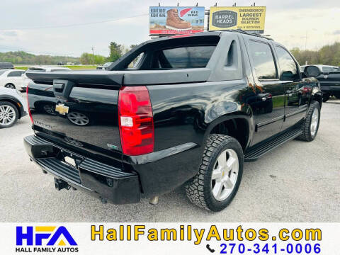 2011 Chevrolet Avalanche LS