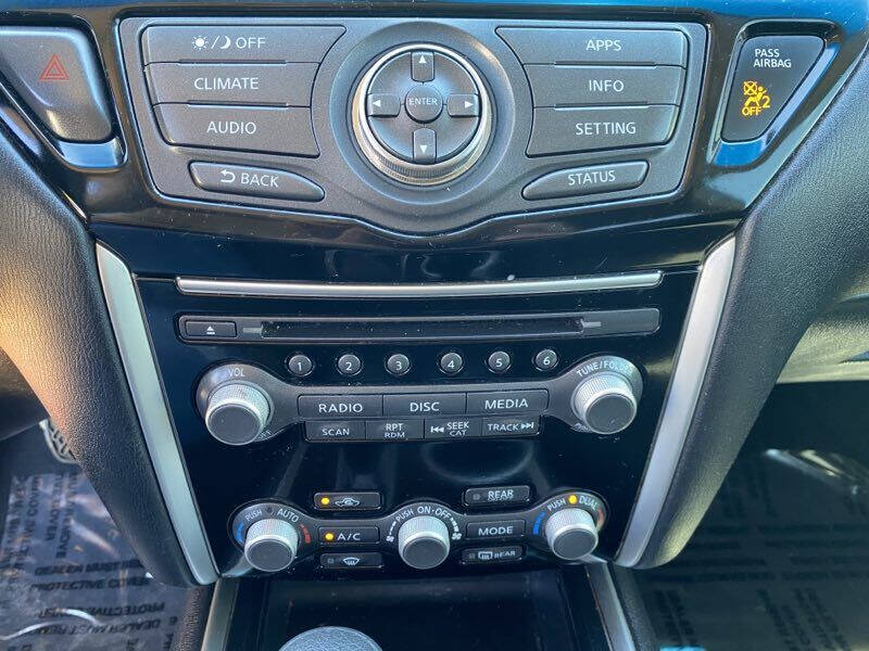 2017 Nissan Pathfinder S