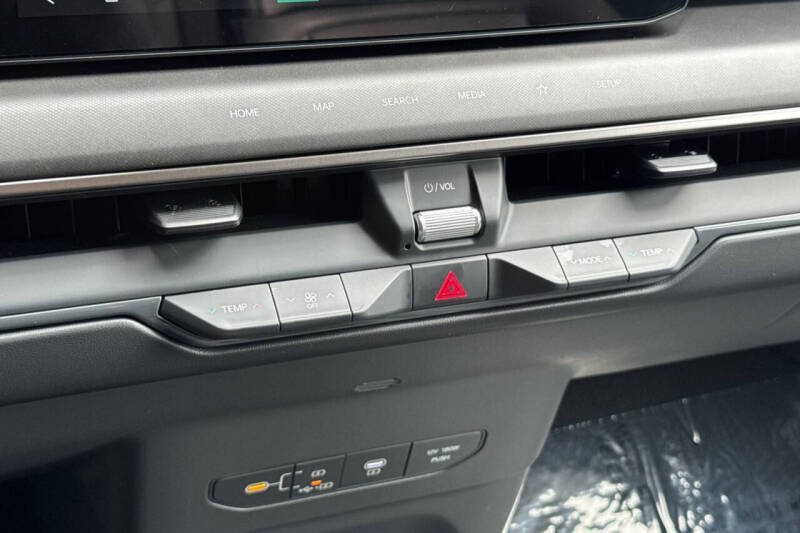 2026 Kia EV9 Light Long Range