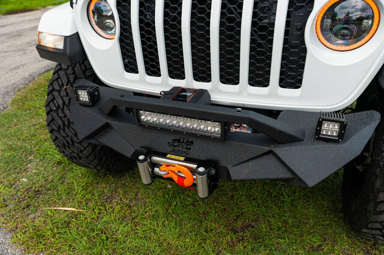 2020 JEEP Gladiator Pickup - $57,999