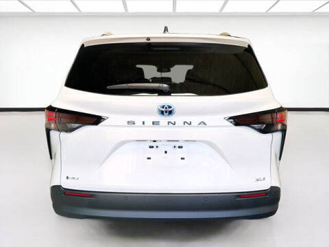 2025 Toyota Sienna XLE 8-Passenger