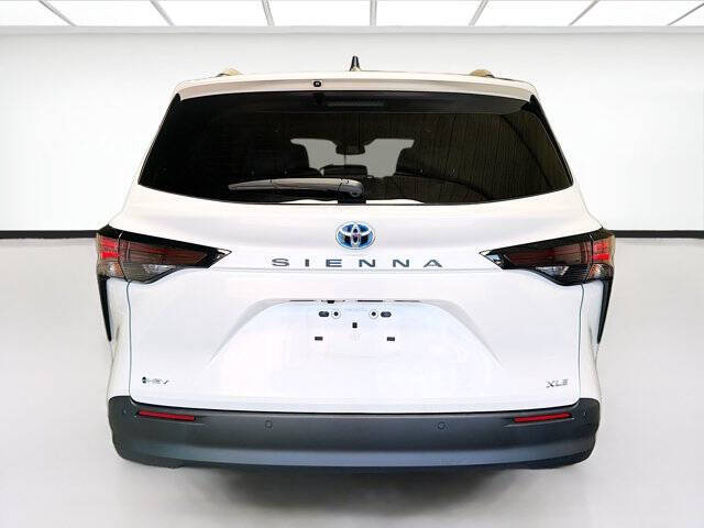 2025 Toyota Sienna XLE 8-Passenger