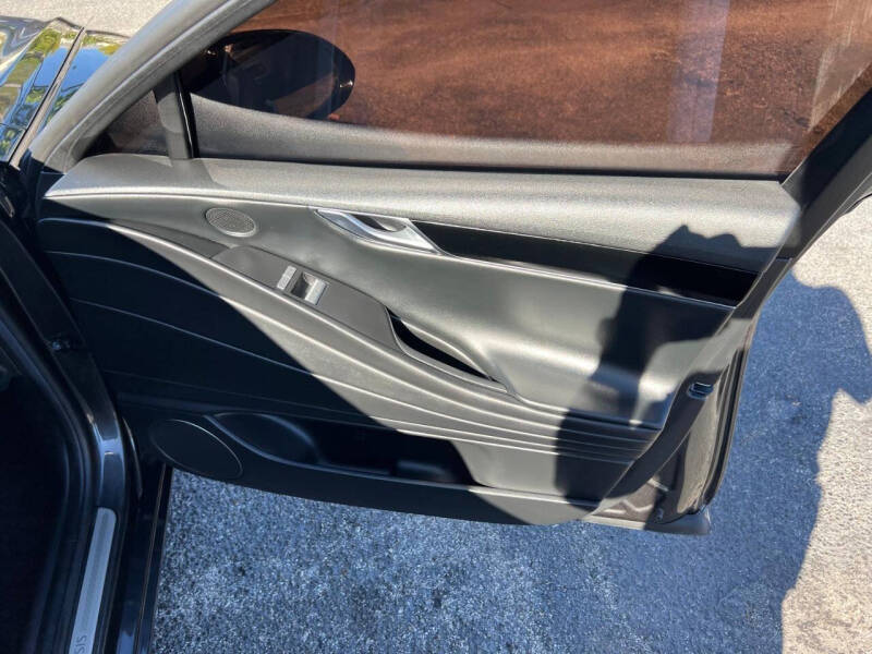 2025 Genesis G80 2.5T