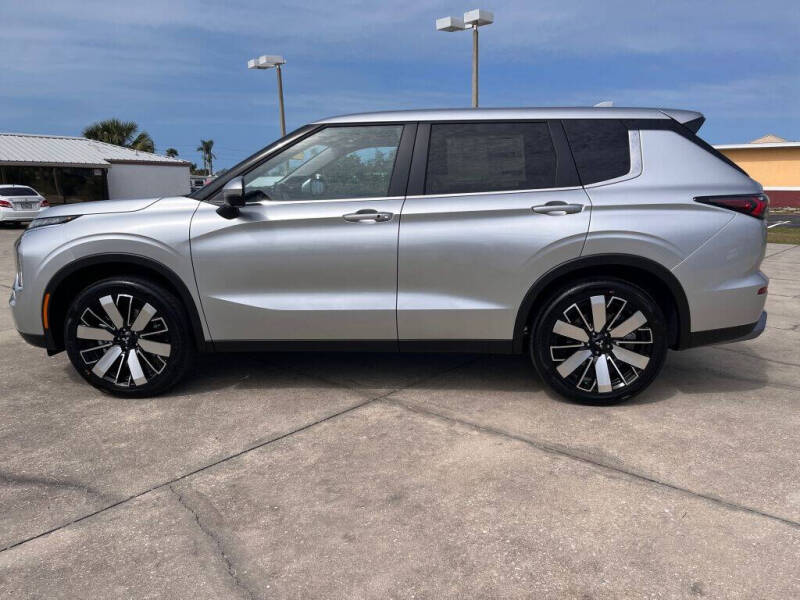 2025 Mitsubishi Outlander SE