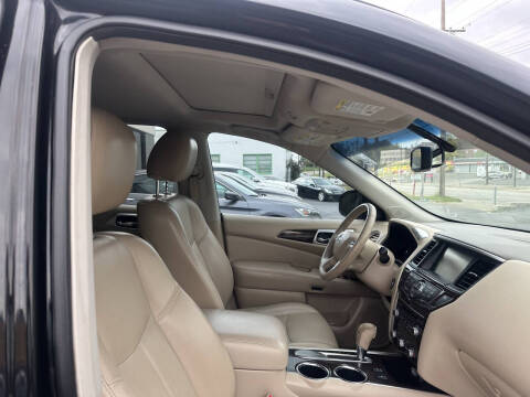 2015 Nissan Pathfinder SL