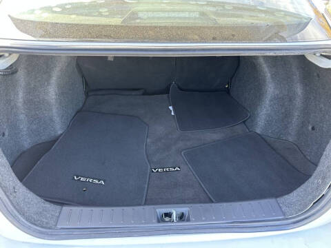 2020 Nissan Versa SV