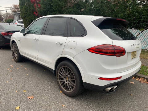 2017 Porsche Cayenne S E-Hybrid