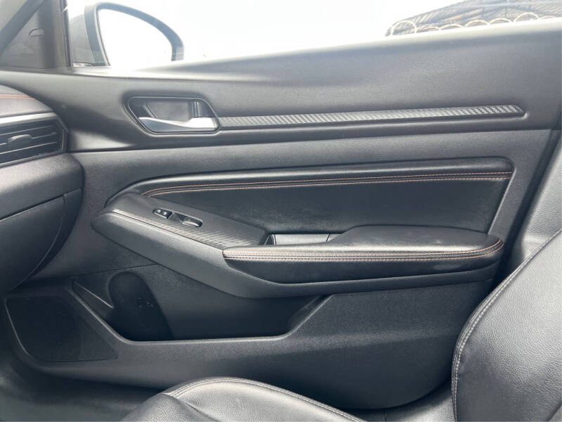 2021 Nissan Altima 2.5 SR