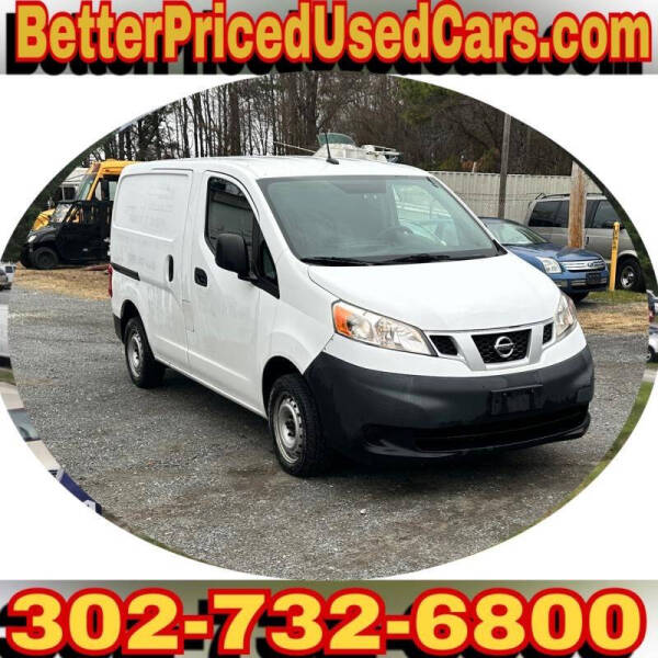 Nissan NV200's photo