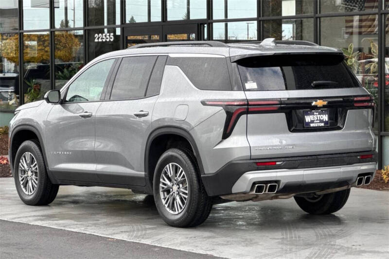 2024 Chevrolet Traverse LT