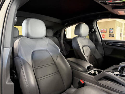 2022 Porsche Cayenne E-Hybrid Coupe