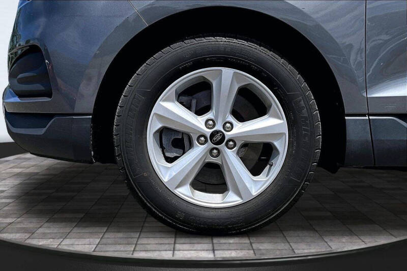 2023 Ford Edge SE