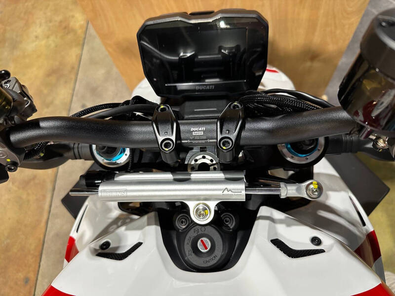2025 Ducati Streetfighter V4 Supreme