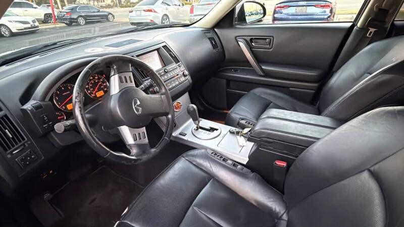 2005 Infiniti FX35