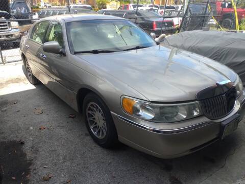 2001 Lincoln Town Car for sale at LAND & SEA BROKERS INC in Pompano Beach FL