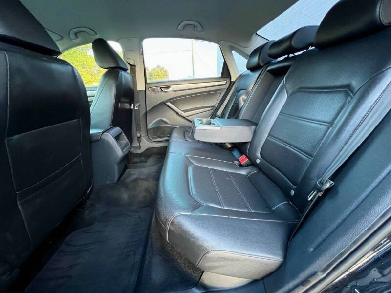 2017 Volkswagen Passat 1.8T R-Line