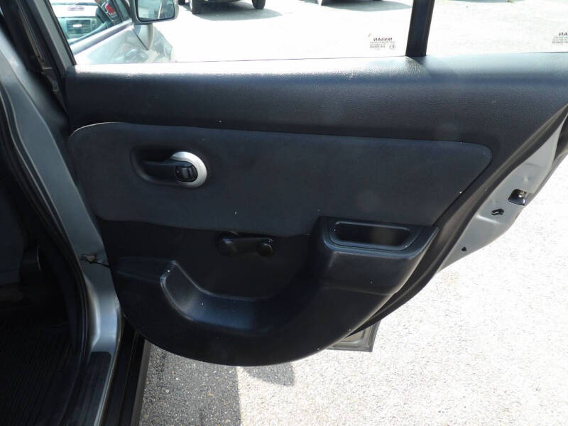 2009 Nissan Versa 1.8 S