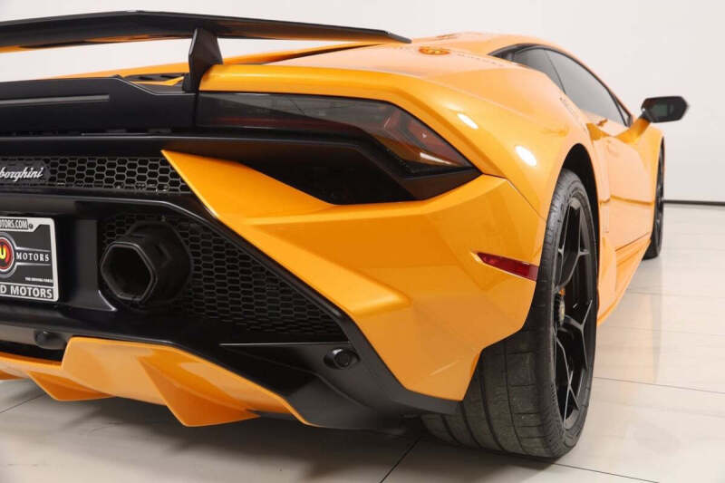 2023 Lamborghini Huracan Tecnica