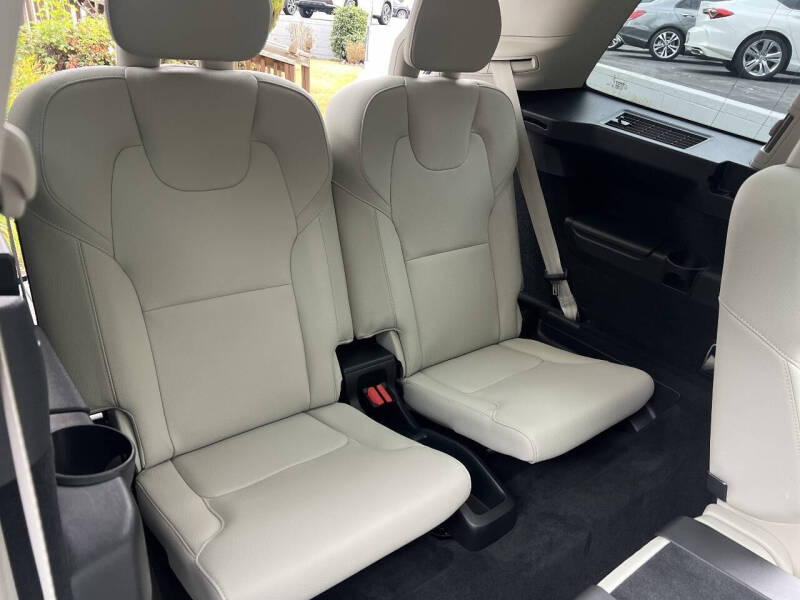 2024 Volvo XC90 B5 Core Bright Theme