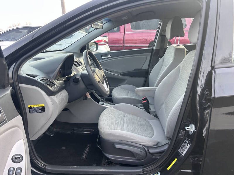 2017 Hyundai Accent SE