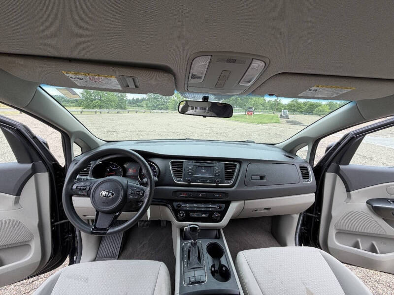 2016 Kia Sedona L