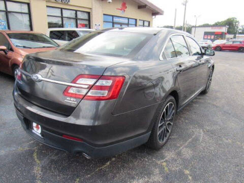 2017 Ford Taurus SEL