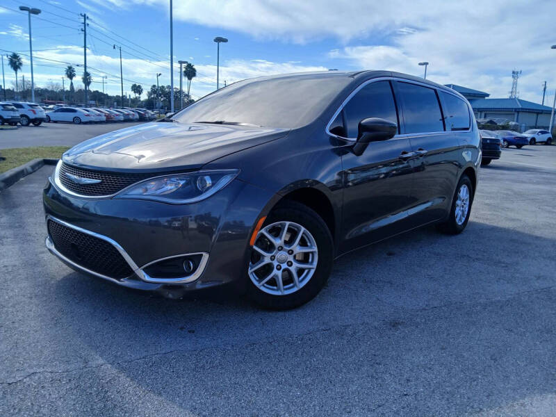 2020 Chrysler Pacifica Touring