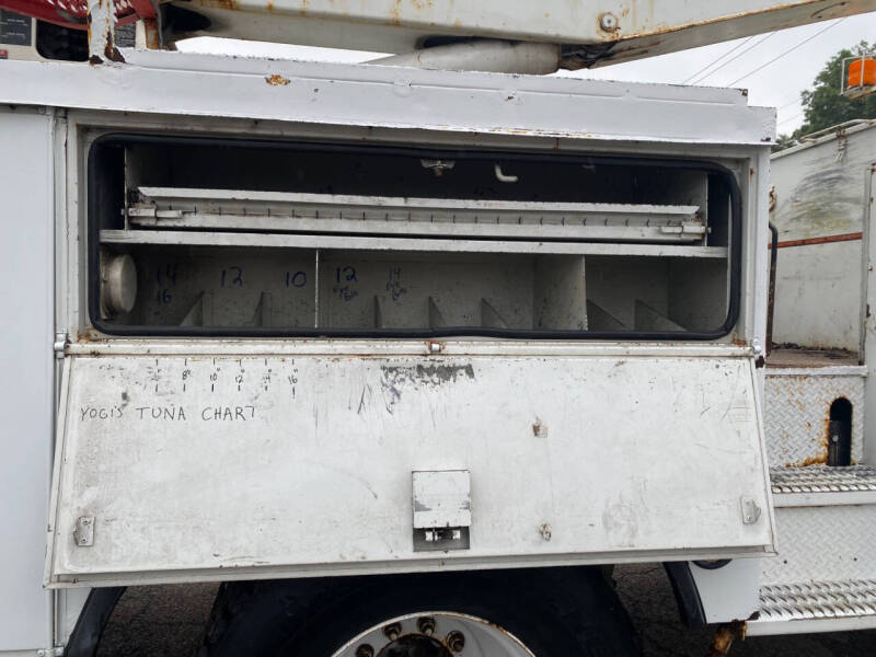 2007 Freightliner M2 106