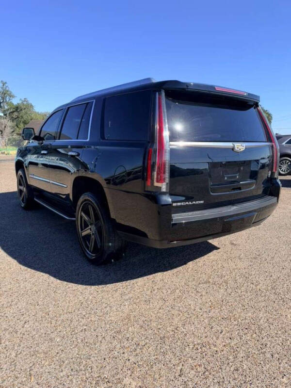 2016 Cadillac Escalade Luxury Collection