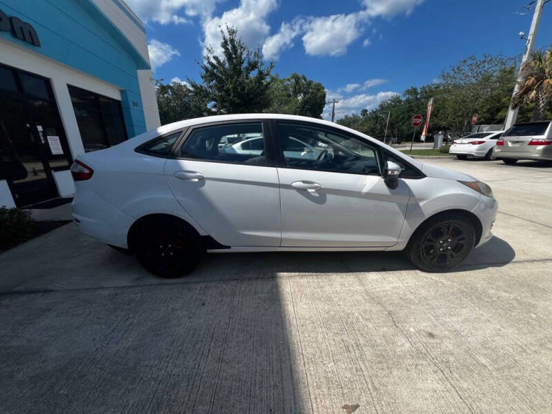 2015 Ford Fiesta SE