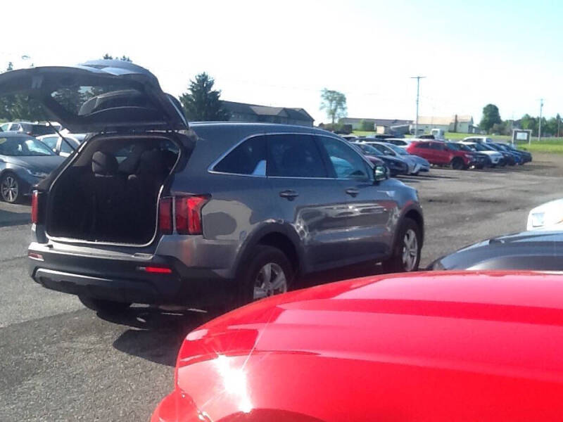 2023 Kia Sorento LX's photo