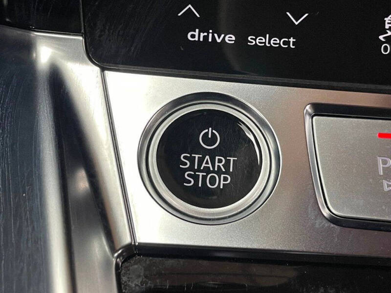 2024 Audi Q8 e-tron quattro Premium Plus