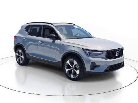 2026 Volvo XC40 B5 Plus