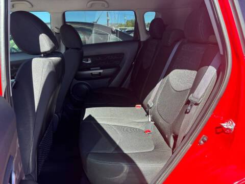 2013 Kia Soul +