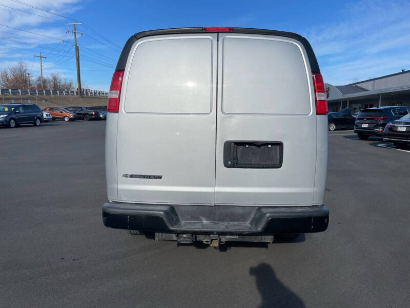 2021 Chevrolet Express 2500