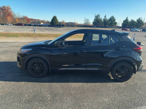 2023 Nissan Kicks SR