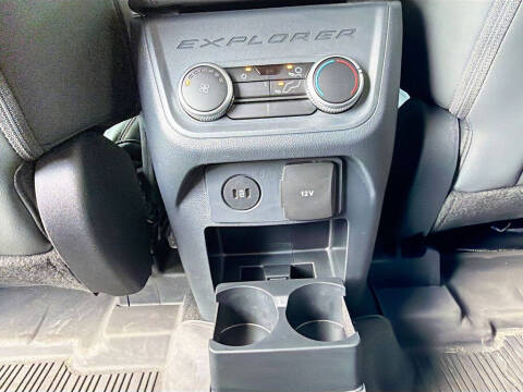2025 Ford Explorer Active