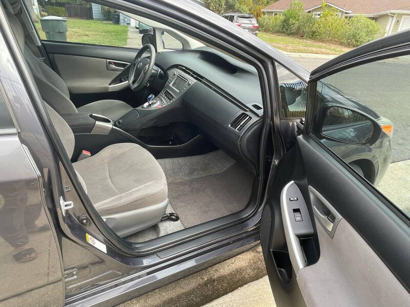 2014 Toyota Prius Two