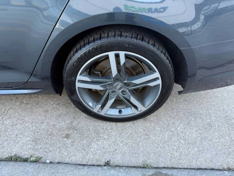 2017 Audi A4 2.0T quattro Premium Plus