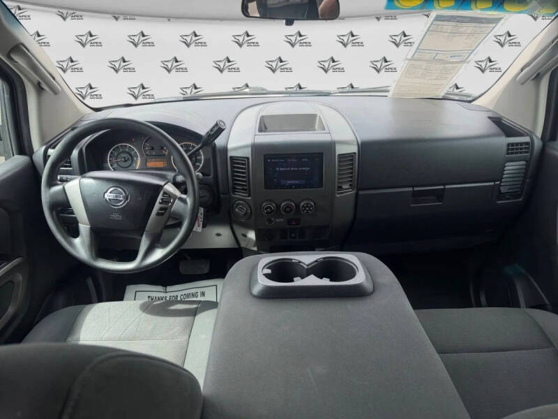 2015 Nissan Titan