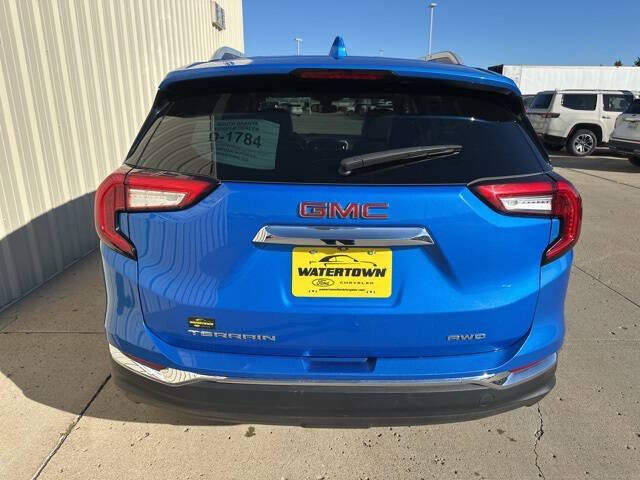 2024 GMC Terrain SLT