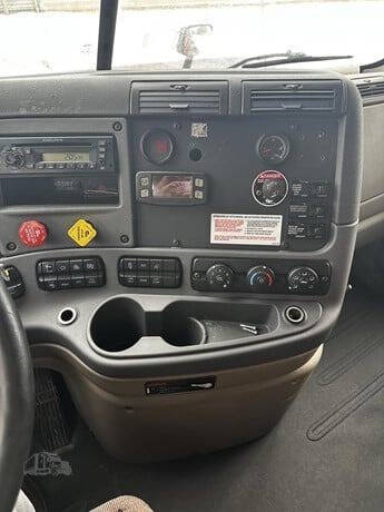 2014 Freightliner Cascadia