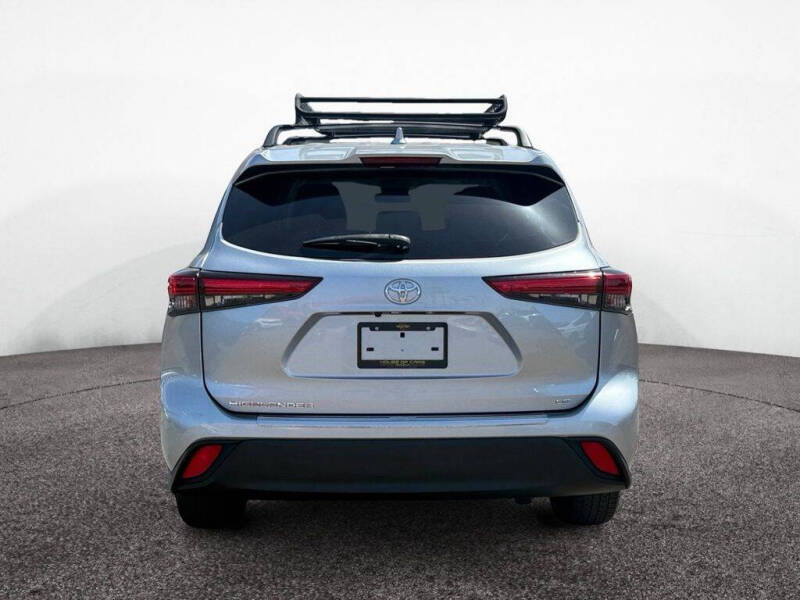 2021 Toyota Highlander LE