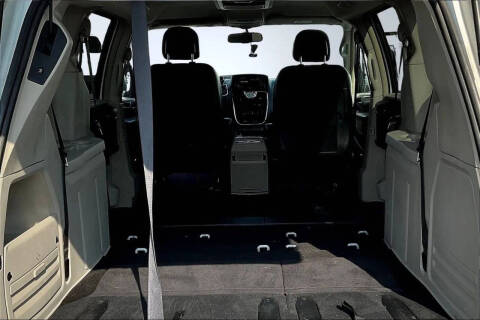 2016 Chrysler Town and Country Touring