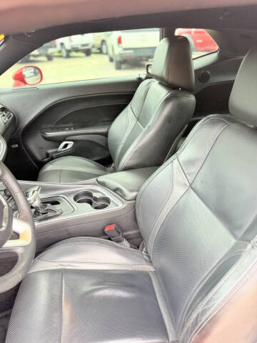 2015 Dodge Challenger SXT Plus