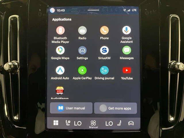 2025 Volvo XC40 B5 Plus Dark Theme